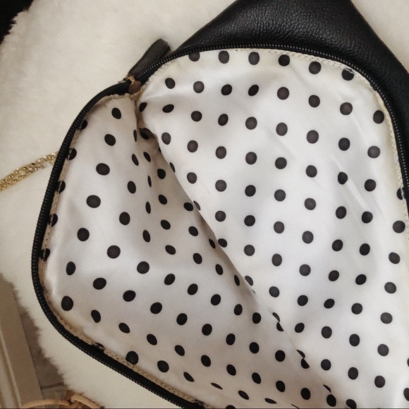 🚚 MOVING SALE! 🚚 Crossbody convertible purse - Picture 3 of 3